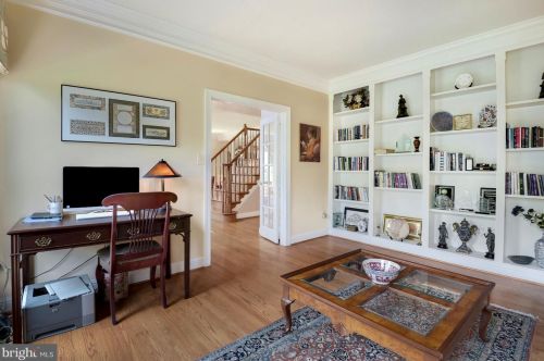 10720 Cloverbrooke Dr, Rockville MD 20854-6372 exterior