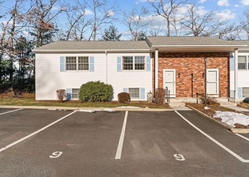 9 Scenery Ln, Providence, RI 02919-7500