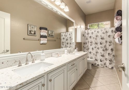 1872 Lantana Dr, Chandler AZ  85248-2170 exterior