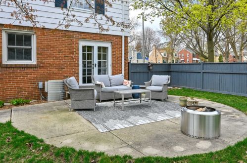 2478 85, Milwaukee WI 53226-1913 exterior