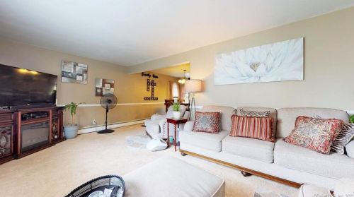 101 Grn Mnr Rd, Enfield CT 06082-4112 exterior