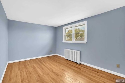 190 Maple St, Fairview NJ 07022-1512 exterior