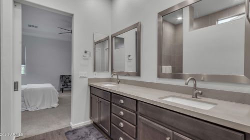 8513 22 Dr, Phoenix AZ 85041-7712 exterior