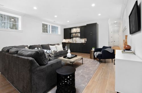 2137 Clifton Ave, Chicago IL 60614-4116 exterior