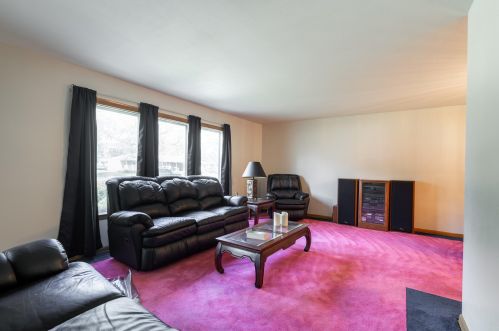 8484 62nd St, Milwaukee, WI 53223-2805