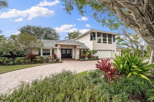528 Devils Ln, Naples FL 34103-3022 exterior