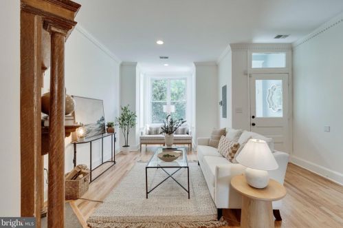 145 U St, Washington DC 20001-2338 exterior