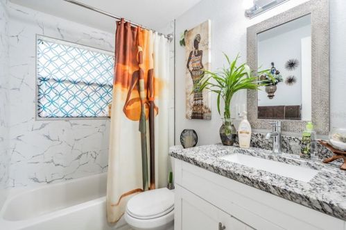 1910 98th Ave, Tampa FL  33612-8354 exterior