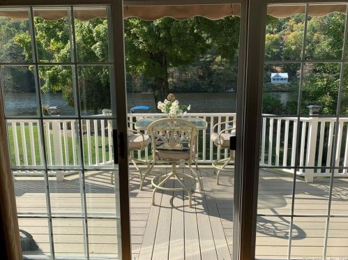 469 Roosevelt Dr, Seymour CT 06478-2701 exterior