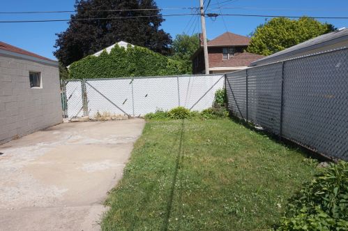 826 Raynor Ave, Joliet IL 60436-2027 exterior