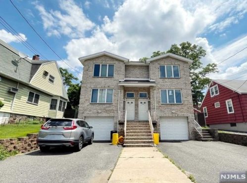 518 Orchard Ave, Palisades Park, NJ 07650-1326