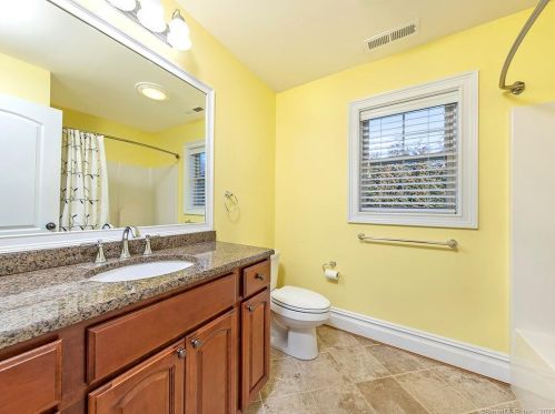 32 Harold Rd, Farmington CT 06032-3407 exterior