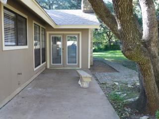 6604 Branching Oak Ct, Austin TX  78759-3801 exterior