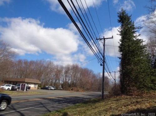 327 Scott Swamp Rd, Farmington CT 06032-3415 exterior