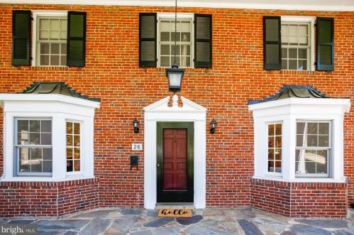 26 Cockrell St, Alexandria, VA 22304-6301