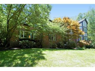 611 Twin Pne Rd, Pittsburgh PA  15215-1568 exterior