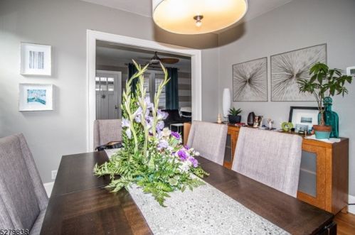 32 Park Ave, Avenel NJ 07001-1448 exterior