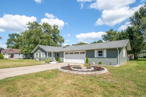 56450 Ellen Ave, Mishawaka, IN 46545-7315