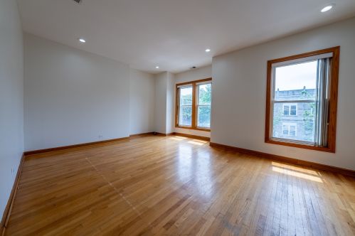 2336 Taylor St, Chicago, IL 60612-4245