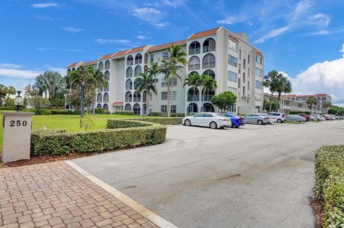 250 20th St, Boca Raton FL  33431-8040 exterior