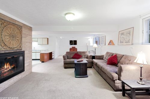 849 Hawthorne Dr, Naperville IL exterior