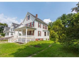 91 Grove St, Dover, NH 03820-3004