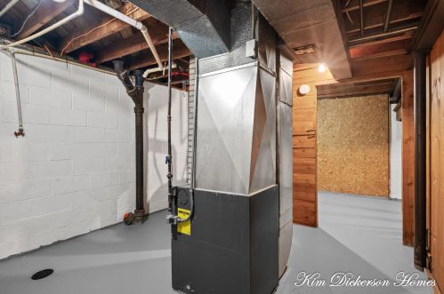 987 Allen Ave, Meskegon MI 49442-3264 exterior