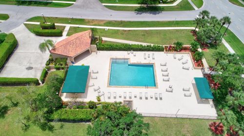 6947 Southport Dr, Boynton Beach FL 33472-6901 exterior