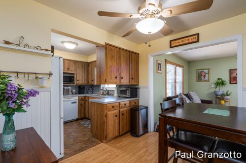 1467 Den Hertog St, Wyoming MI 49509-2730 exterior