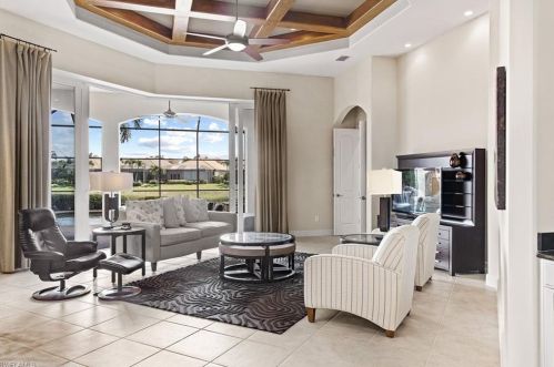 5914 Hammock Isles Cir, Naples, FL 34119-4649