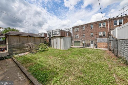 7122 Glenloch St, Philadelphia PA 19135-1215 exterior