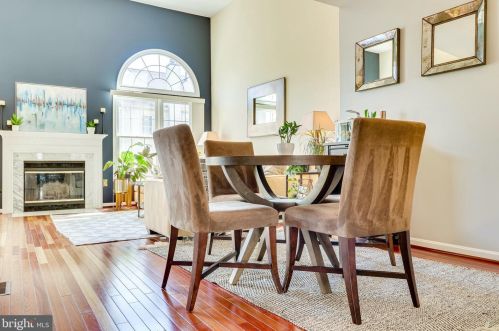 7041 Chesley Search Way, Alexandria VA 22315-4754 exterior