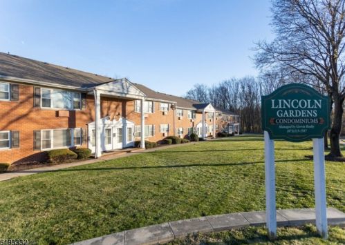 6 Lincoln Gdns, Lake Hiawatha NJ  07034-2406 exterior