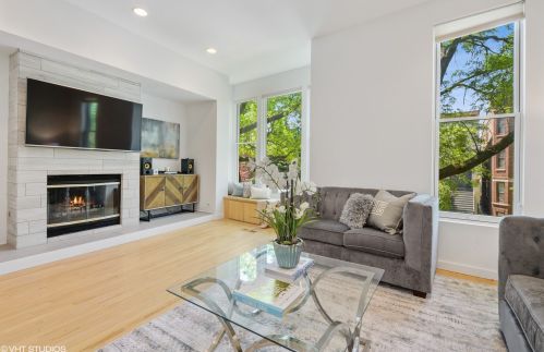 2125 Clifton Ave, Chicago IL  60614-4115 exterior