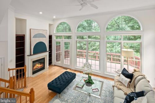 5416 Chieftain Cir, Alexandria VA  22312-2342 exterior