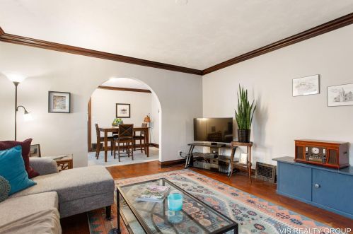 2256 Blodgett St, Meskegon MI  49441-1516 exterior