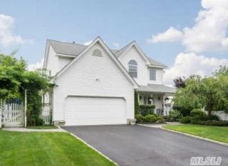 46 Long House Way, Commack NY  11725-1354 exterior