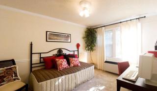 8000 Eastern Dr, Silver Spring MD  20910-3127 exterior