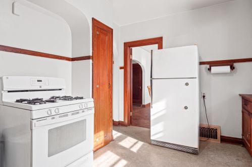 5945 40, Milwaukee WI 53208-3745 exterior