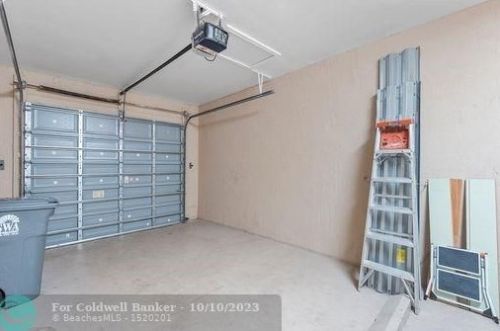 6365 Bella Cir, Boynton Beach FL 33437-5567 exterior