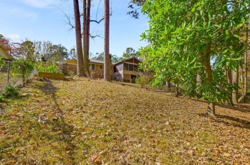 2607 Hawthorne Dr, Atlanta GA 30345-1328 exterior