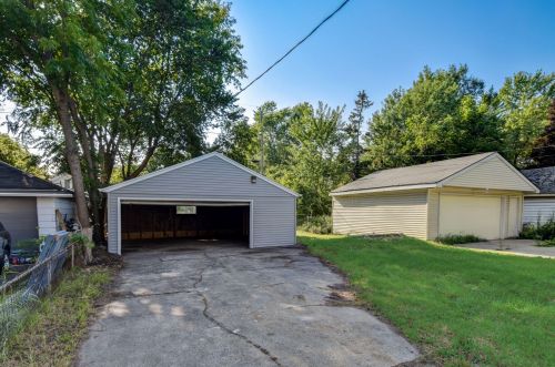 5811 41st St, Milwaukee WI  53221-3919 exterior