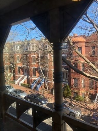 24 Mattoon St, Springfield MA 01105-1715 exterior