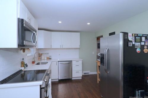 43 Grandview Ave, Norwalk CT 06850-3123 exterior