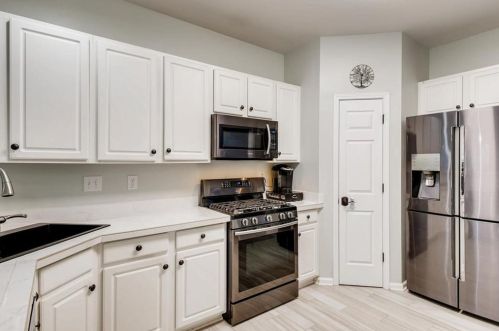 3906 Concord Walk Dr, Smyrna GA 30082-3658 exterior