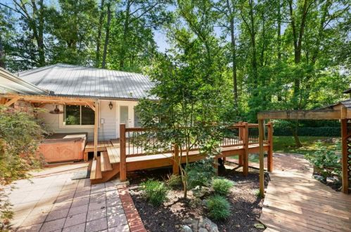 1955 Mcjenkin Dr, Atlanta GA 30345-3005 exterior