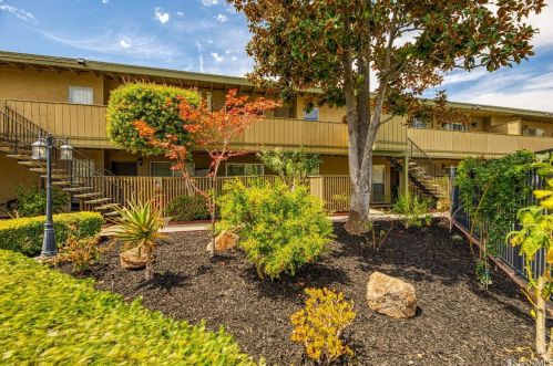 1050 Oak Grove Rd, Concord CA 94518-3254 exterior