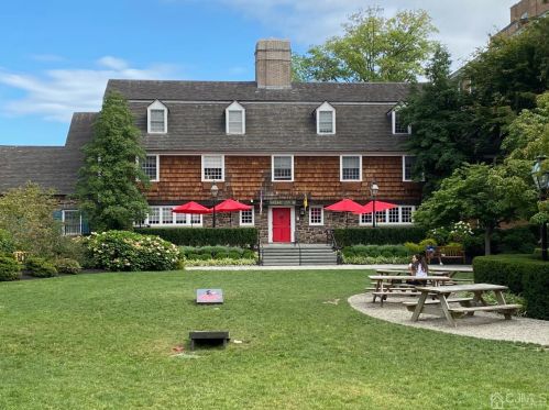 25 Palmer Sq, Princeton NJ 08542-3723 exterior