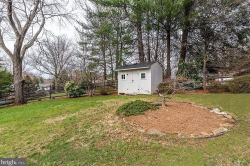 11801 Ambleside Dr, Rockville MD 20854-2109 exterior