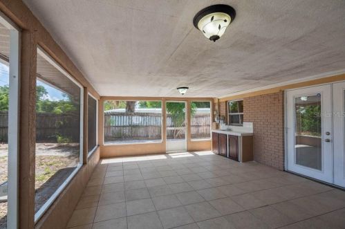 6803 Larmon St, Tampa FL  33634-5019 exterior